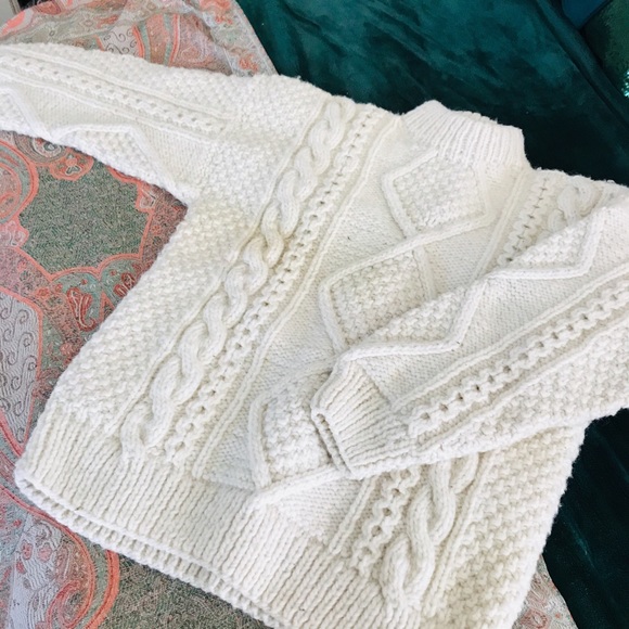 Sweaters - VERY VINTAGE Cream Thick Wool Sweater